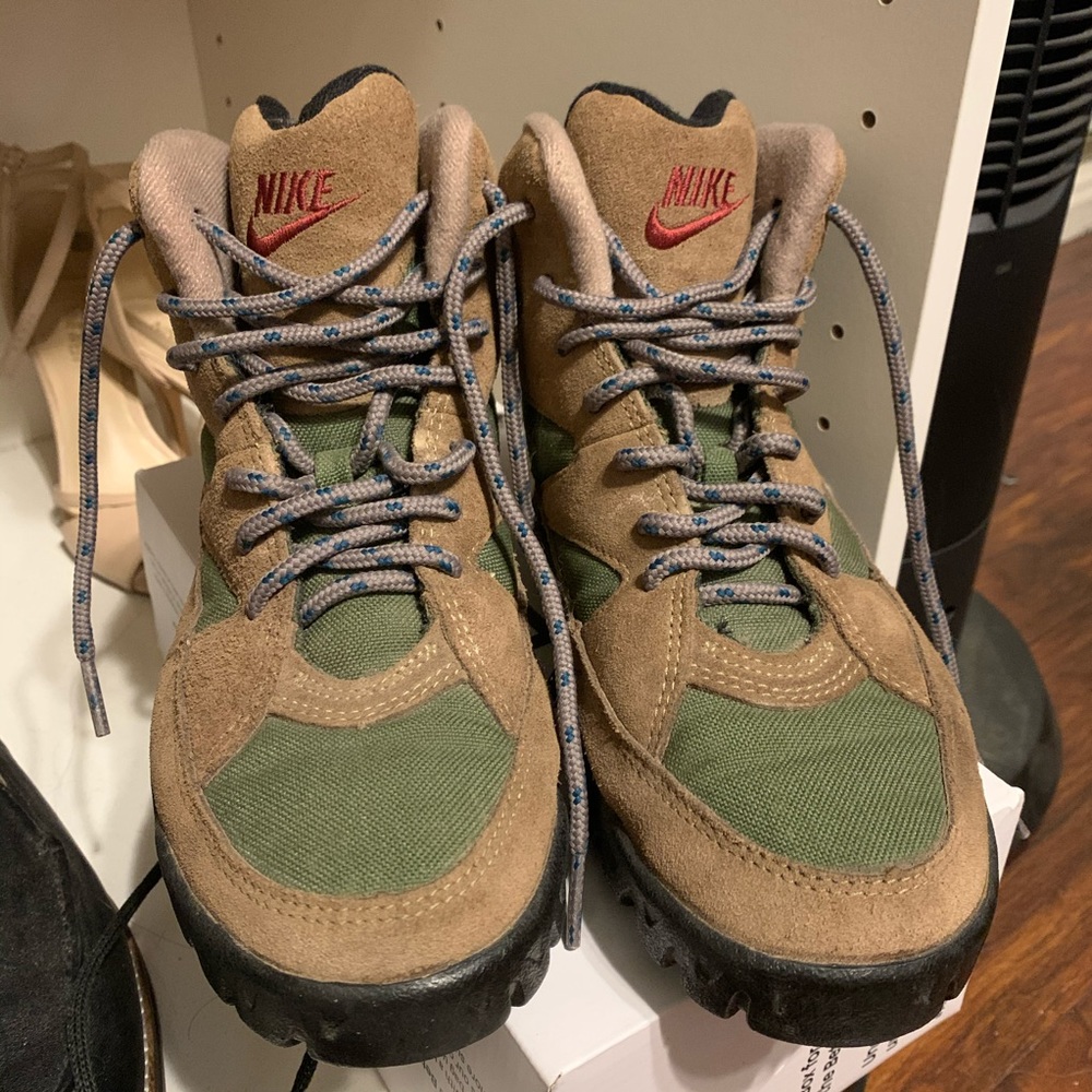 Nike hiking boots 🥾